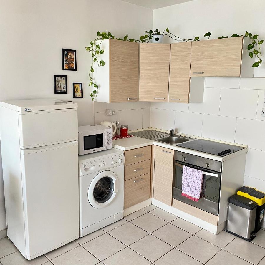 F2 - Lovely Two Bedrooms Flat Sea View, St Julians Saint Julian's Exterior photo